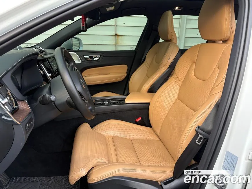 Volvo XC60 2021 из KR, фото 2