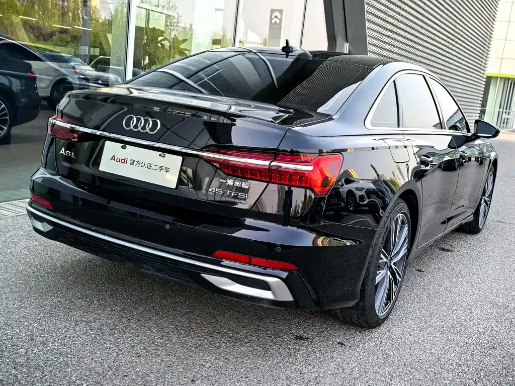 Audi A6L — фото 10