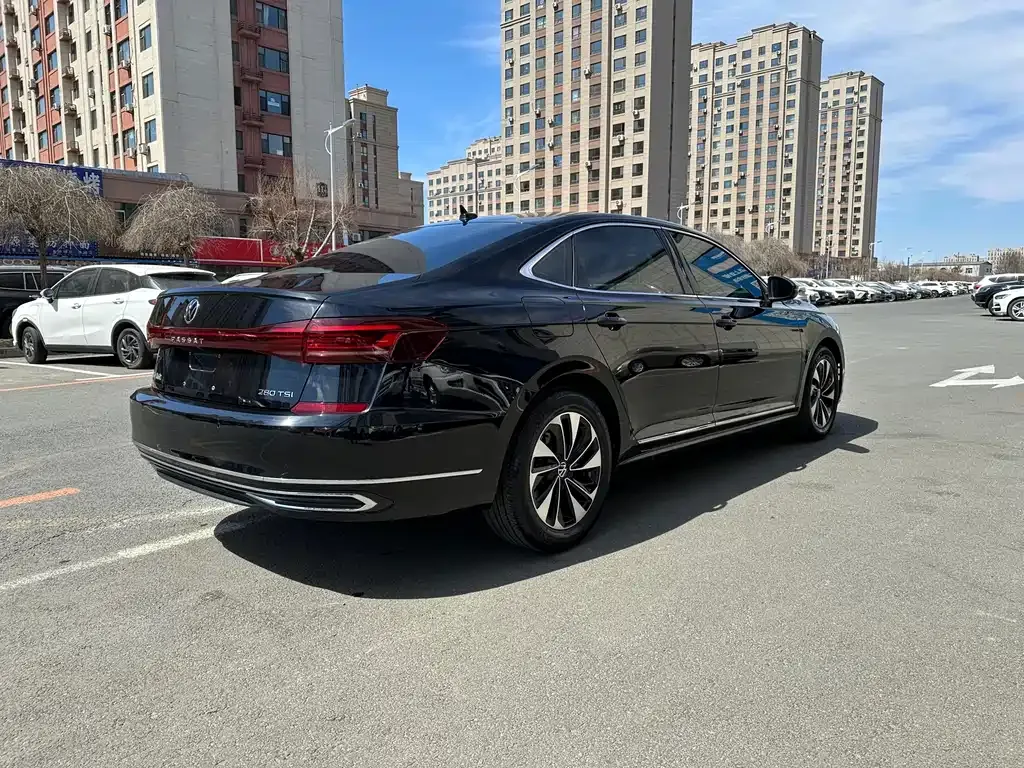 Volkswagen Passat — фото 5