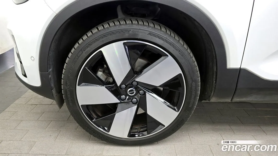 Volvo C40 2023 из KR, фото 7