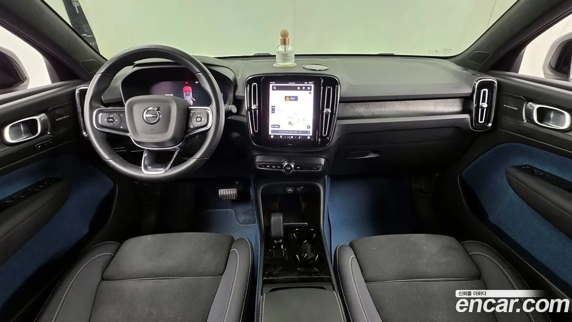 Volvo C40 2023 из KR, фото 8