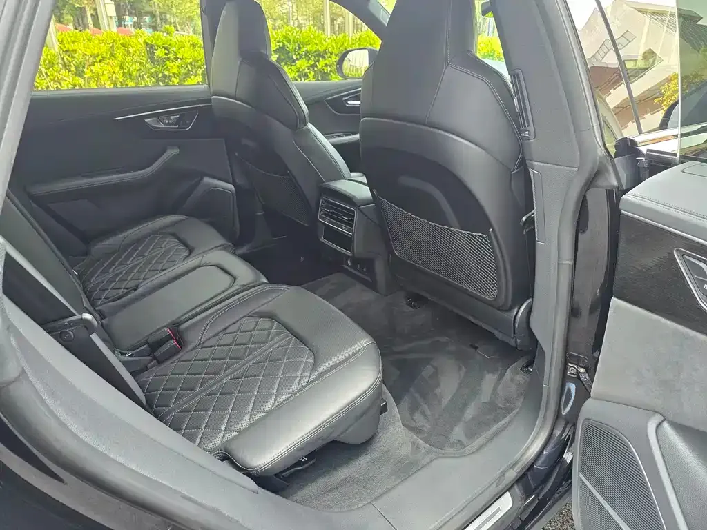 Audi Q8 2021 из CN, фото 3