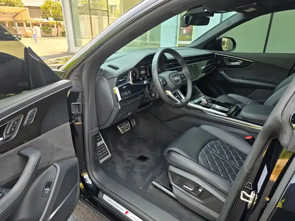 Audi Q8 2021 из CN, фото 8