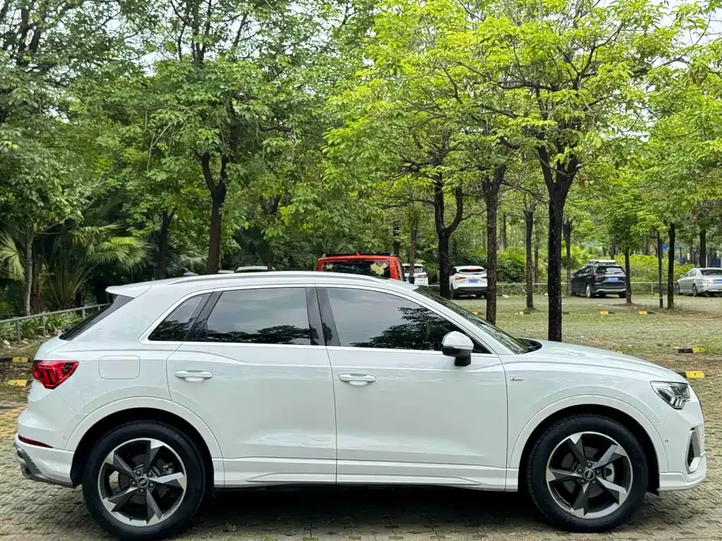 Audi Q3 — фото 10