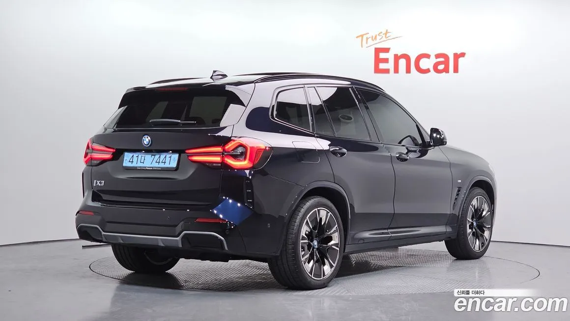 BMW iX3 2024 из KR, фото 2