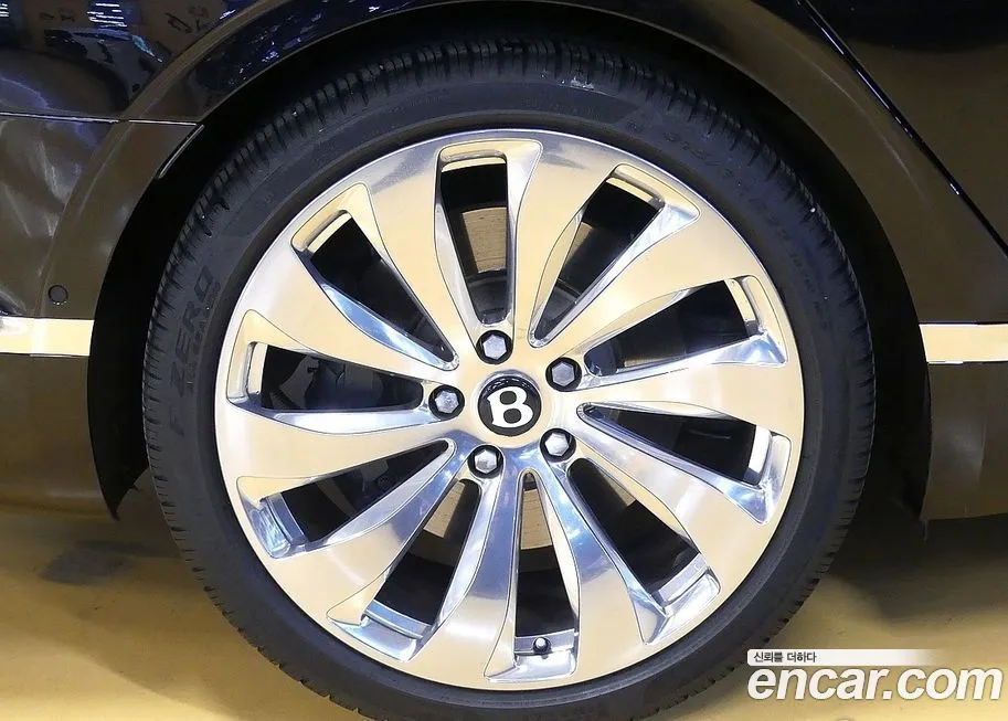 Bentley Flying Spur 2022 из KR, фото 9