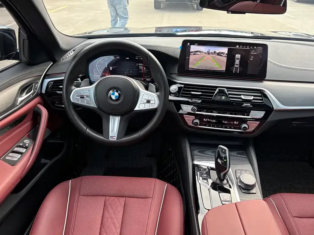 BMW 5 Series — фото 10