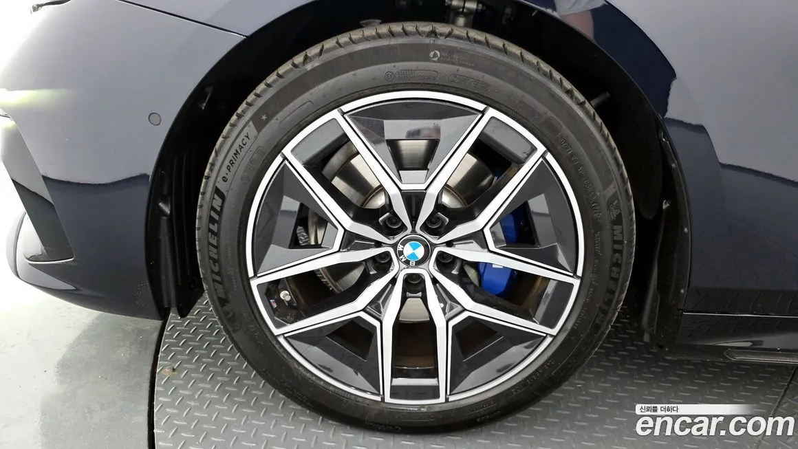 BMW 5-Series 2025 из KR, фото 5