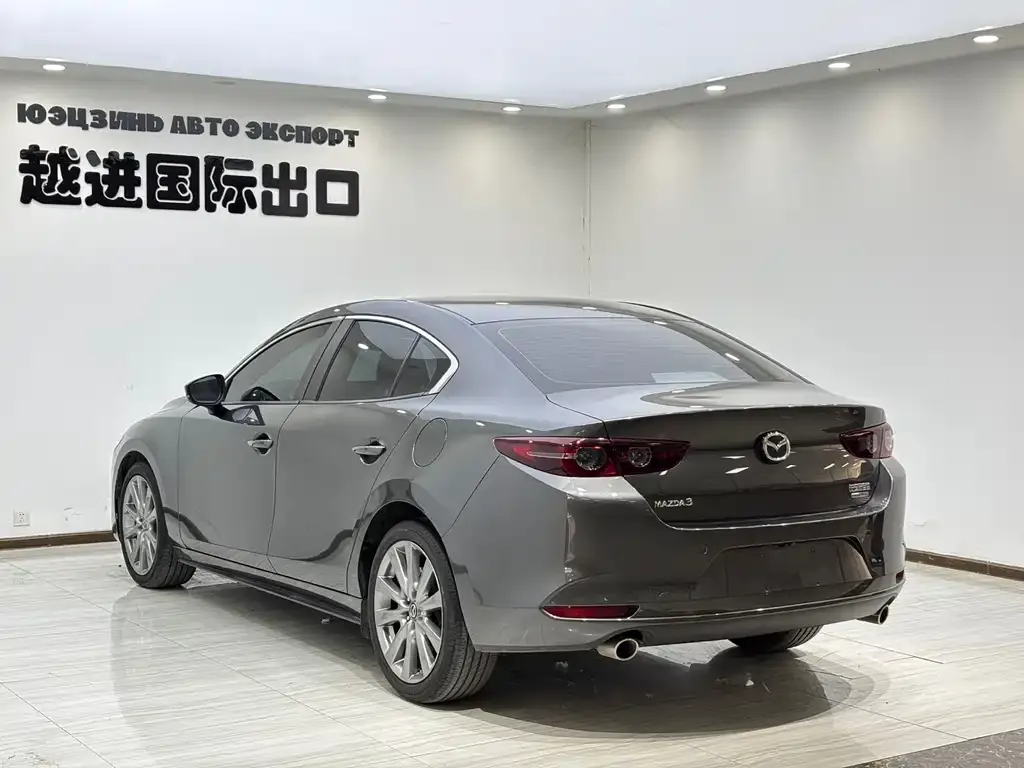 Mazda 3 Axela — фото 10