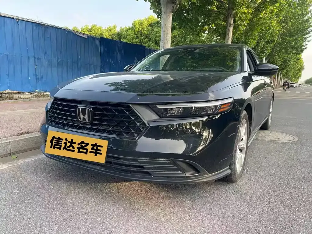 Honda Accord — фото 1