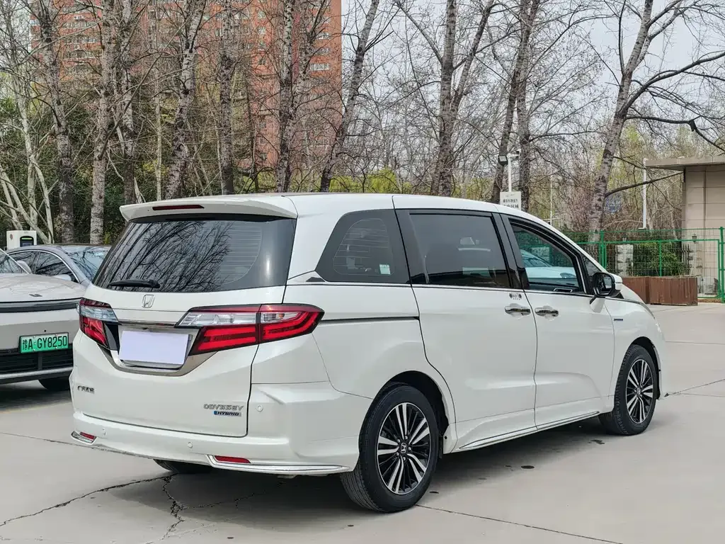 Honda Odyssey — фото 10