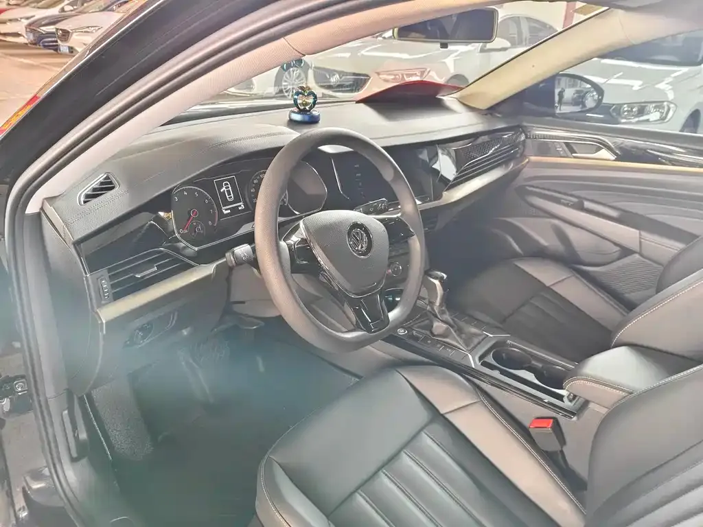Volkswagen Passat 2021 из CN, фото 3