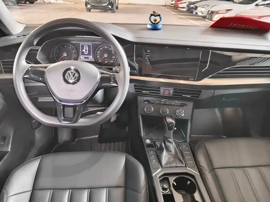 Volkswagen Passat 2021 из CN, фото 4