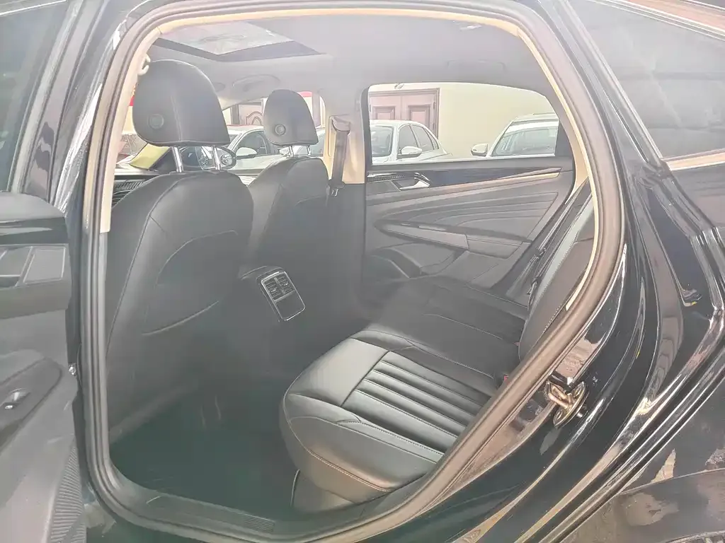 Volkswagen Passat 2021 из CN, фото 5
