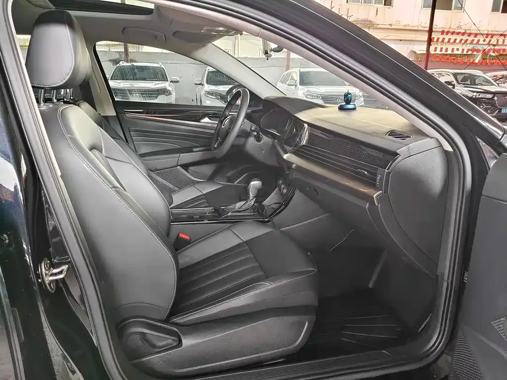 Volkswagen Passat 2021 из CN, фото 6