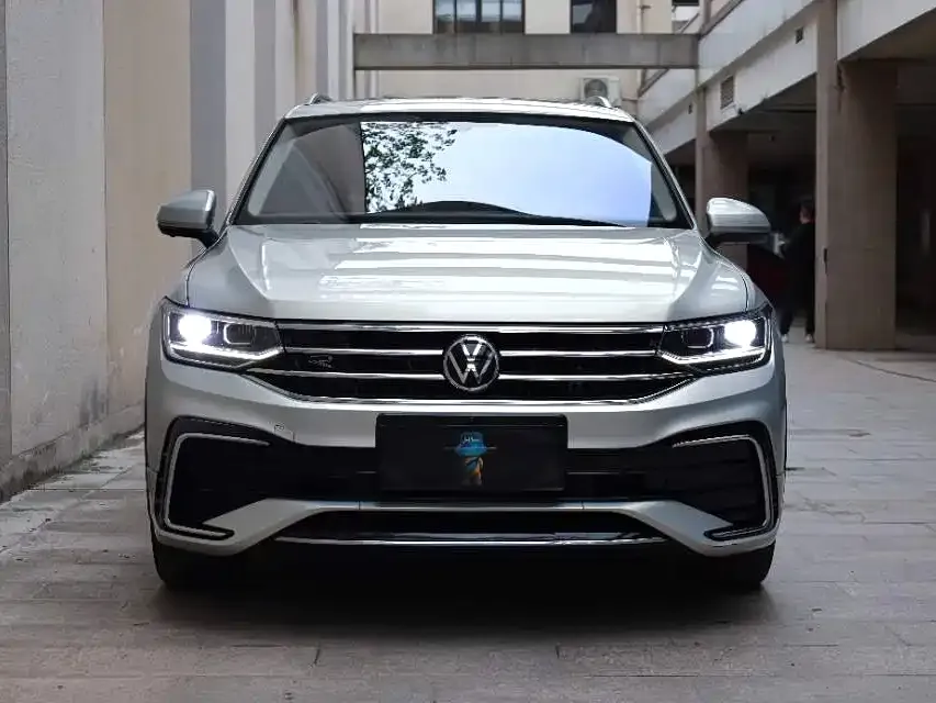 Volkswagen Tiguan L — фото 3