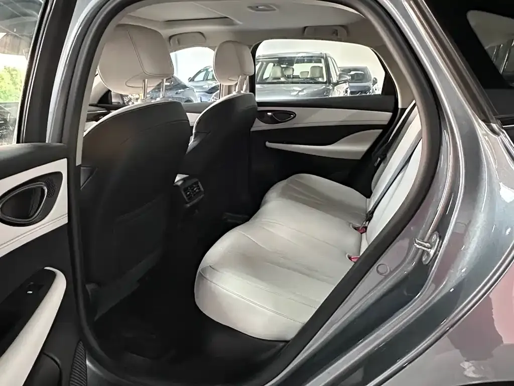 BYD Seal 05 DM-i 2025 из CN, фото 2