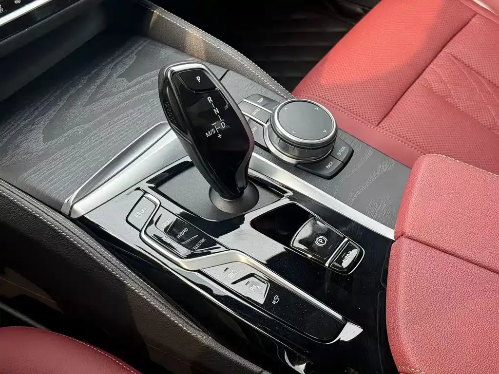 BMW 5 Series New Energy 2021 из CN, фото 3