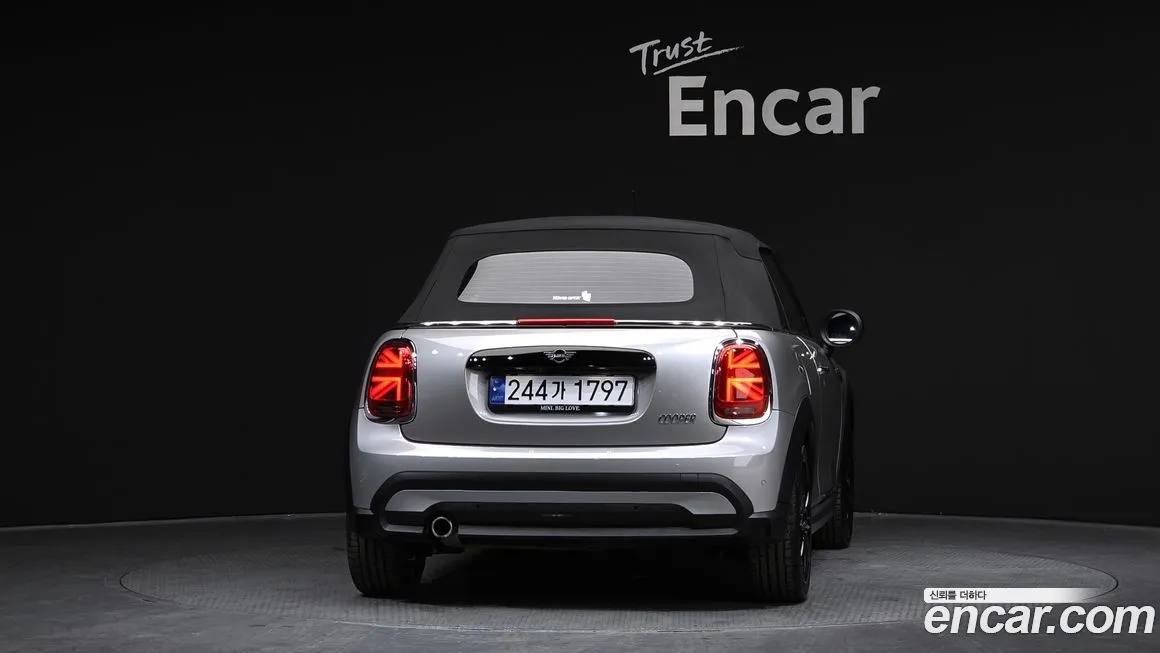 Mini Cooper Convertible 2024 из KR, фото 2