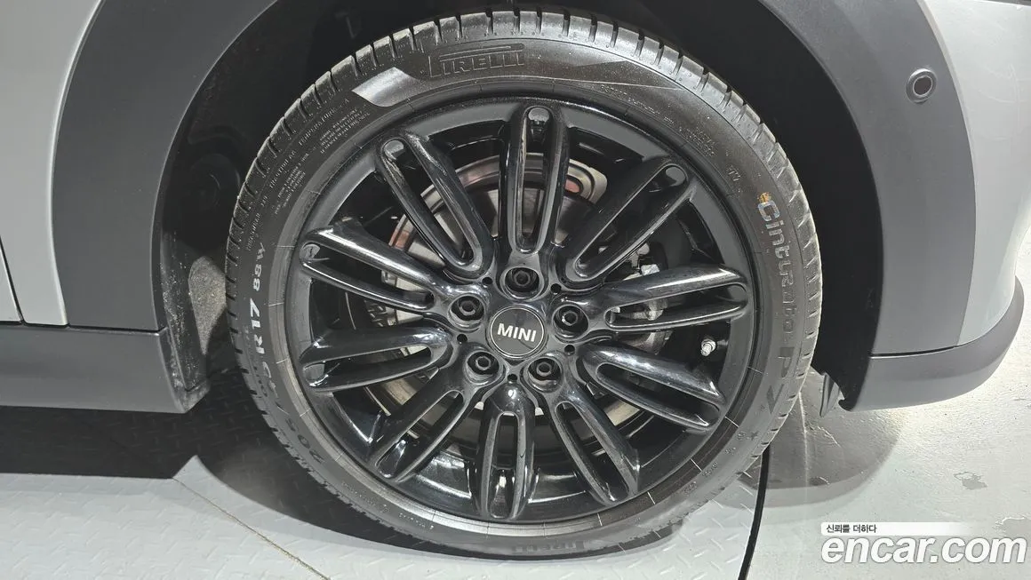 Mini Cooper Convertible 2024 из KR, фото 10