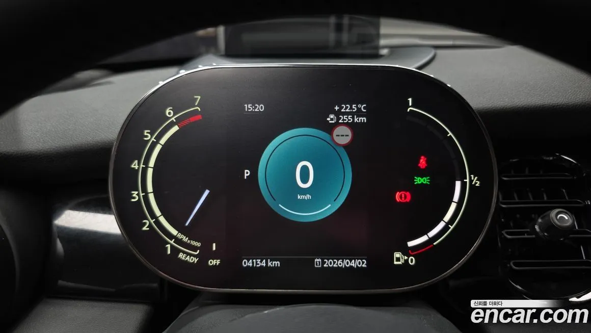Mini Cooper Convertible 2024 из KR, фото 4