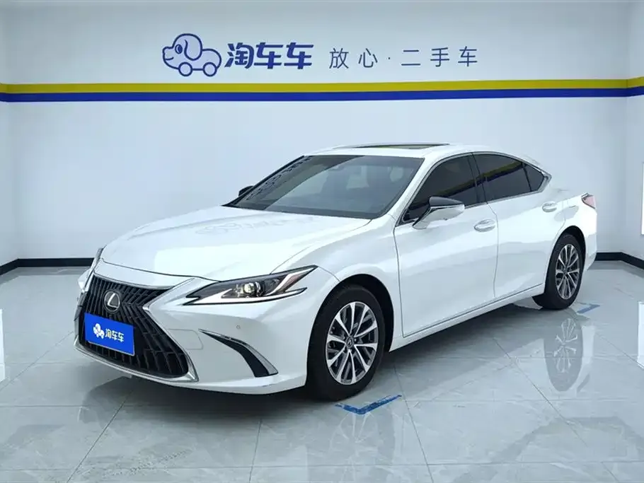 Lexus ES — фото 1