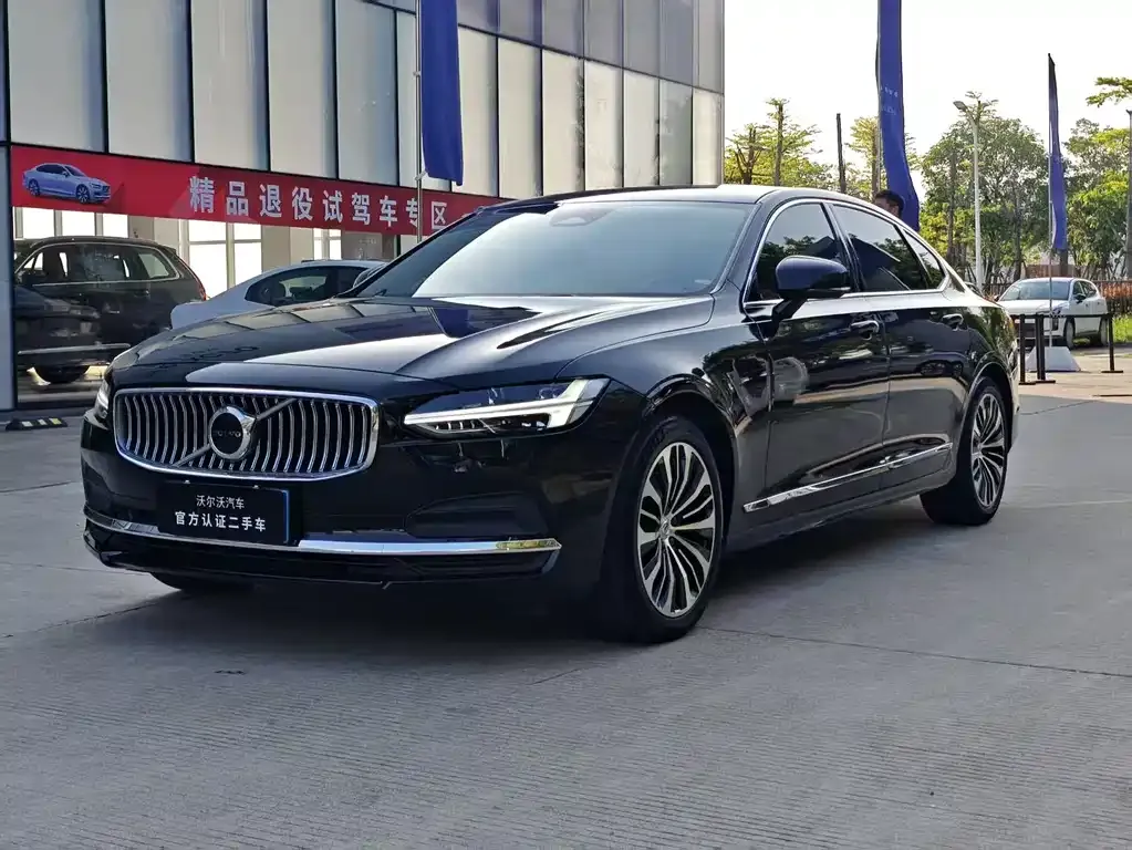 Volvo S90 — фото 1