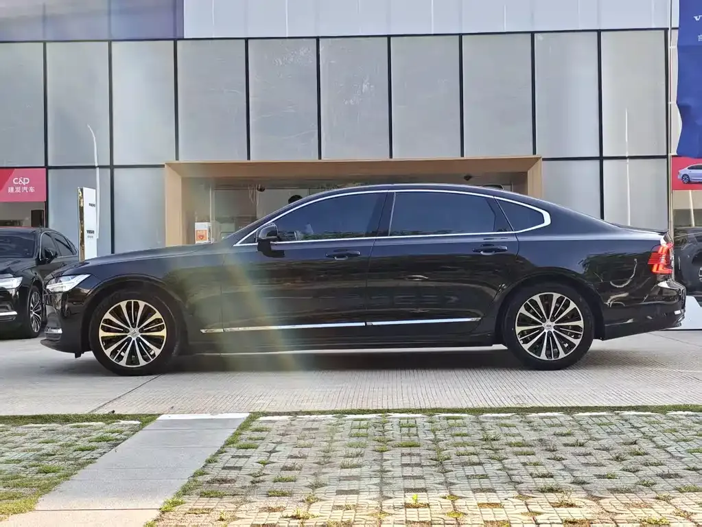 Volvo S90 — фото 5