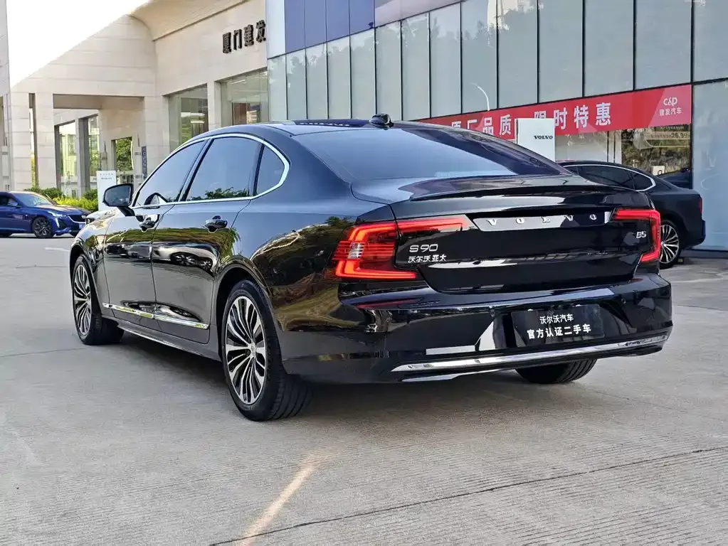 Volvo S90 — фото 9