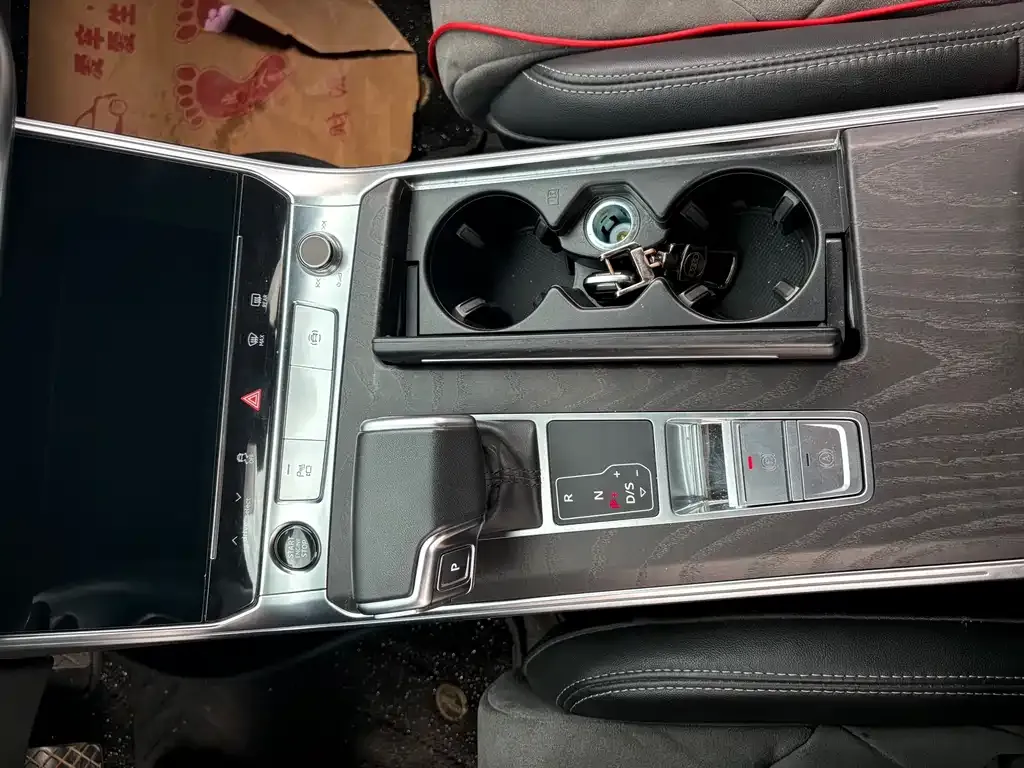 Audi A6L 2023 из CN, фото 6