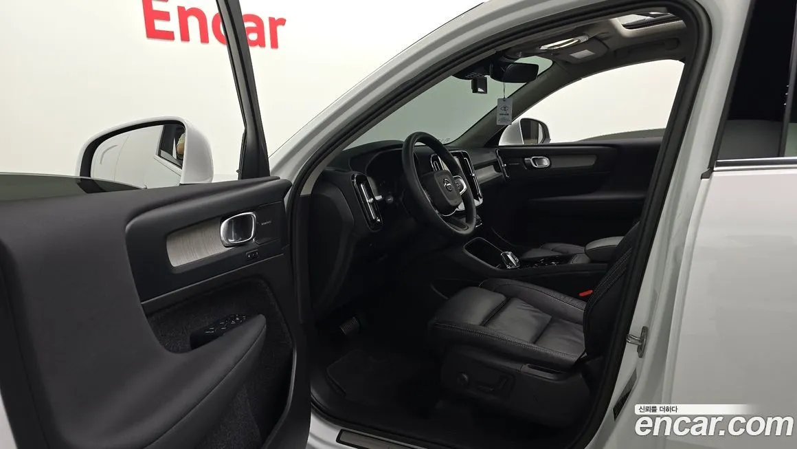 Volvo XC40 2023 из KR, фото 4