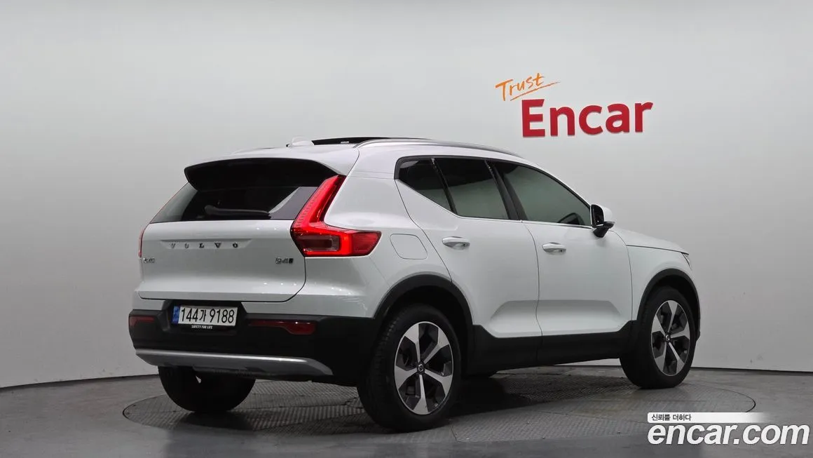 Volvo XC40 2023 из KR, фото 2
