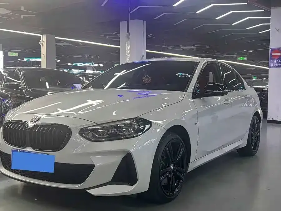 BMW 1 Series 2021 из CN, фото 1
