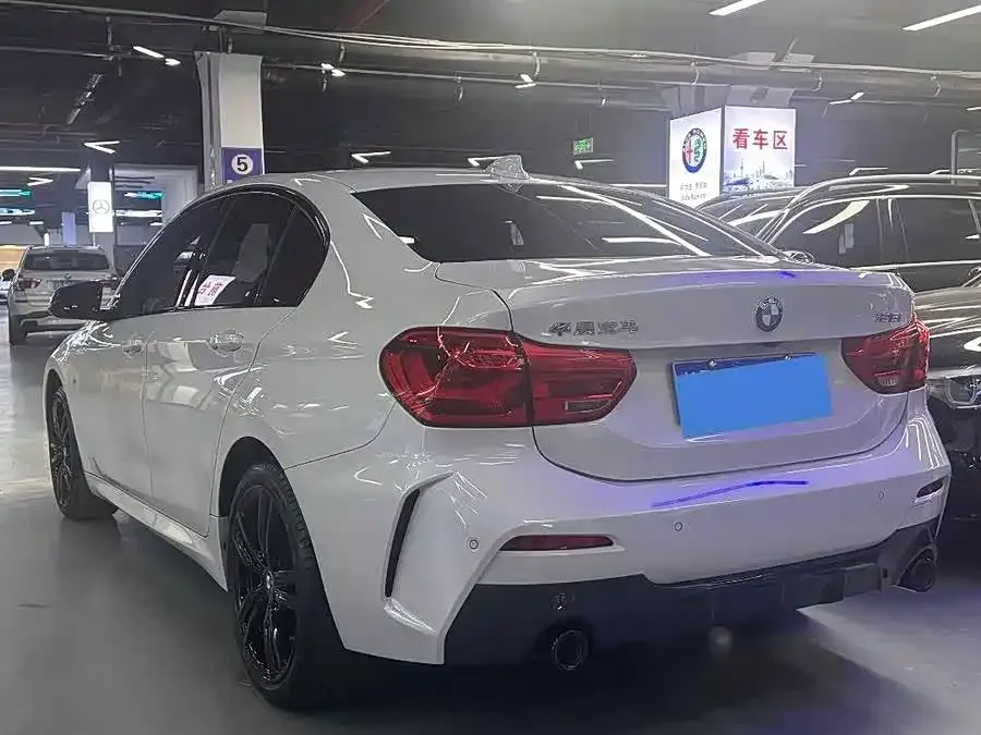 BMW 1 Series 2021 из CN, фото 7
