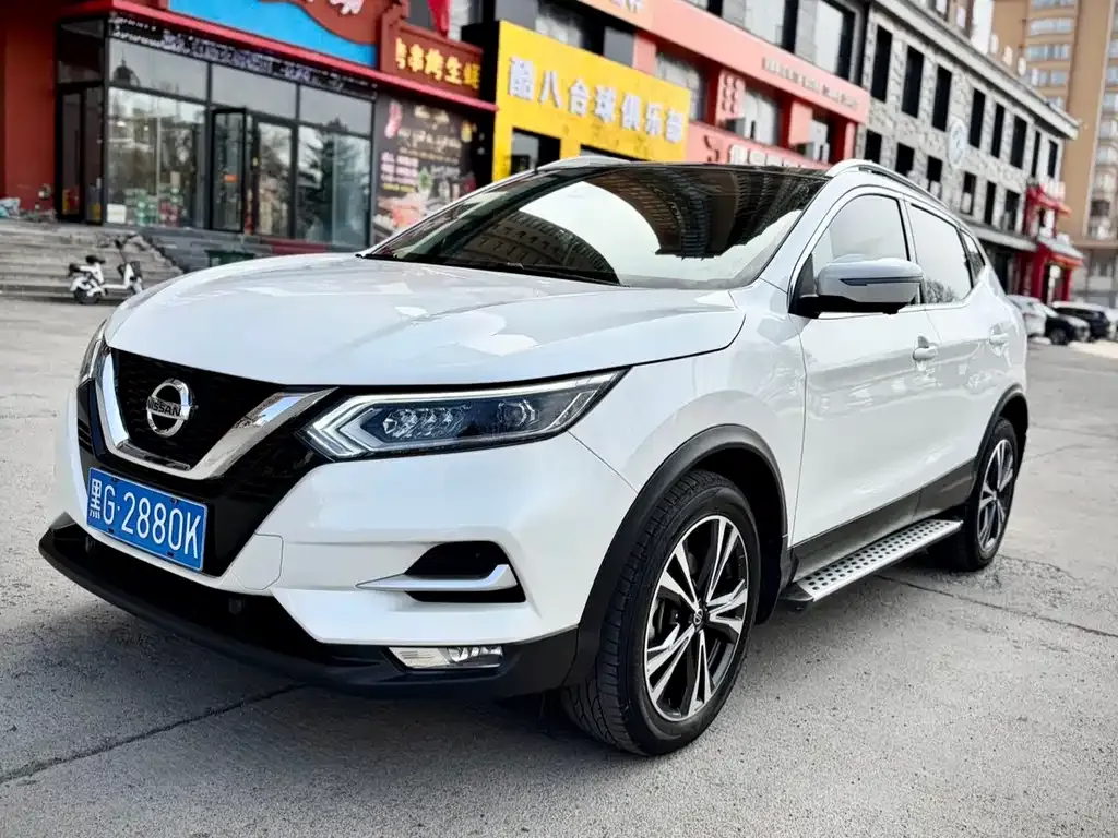 Nissan Qashqai — фото 1