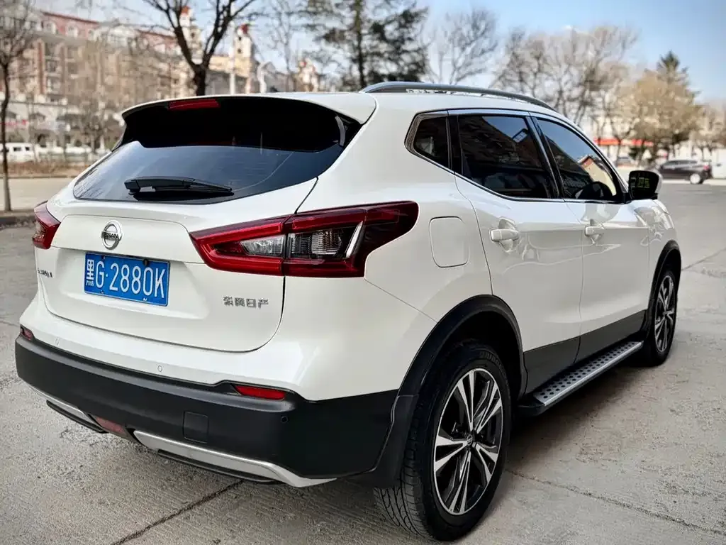 Nissan Qashqai — фото 2