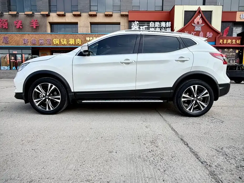 Nissan Qashqai — фото 5
