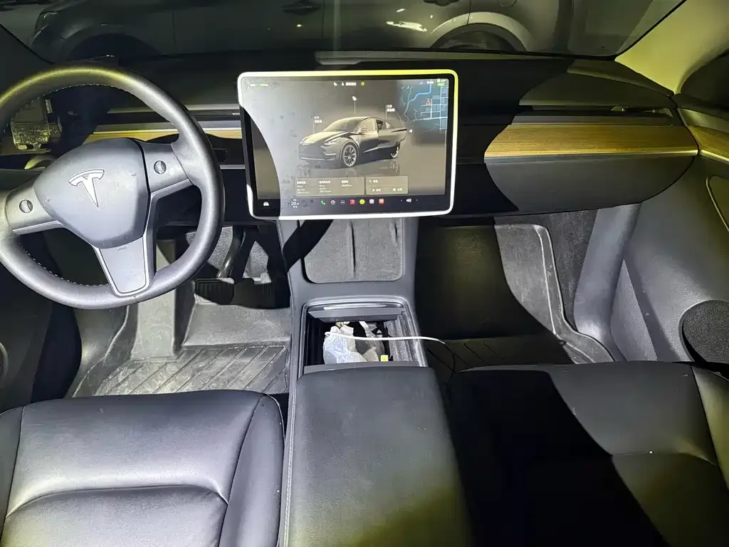 Tesla Model Y — фото 4