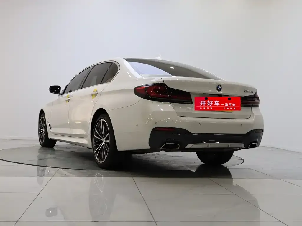 BMW 5 Series — фото 4