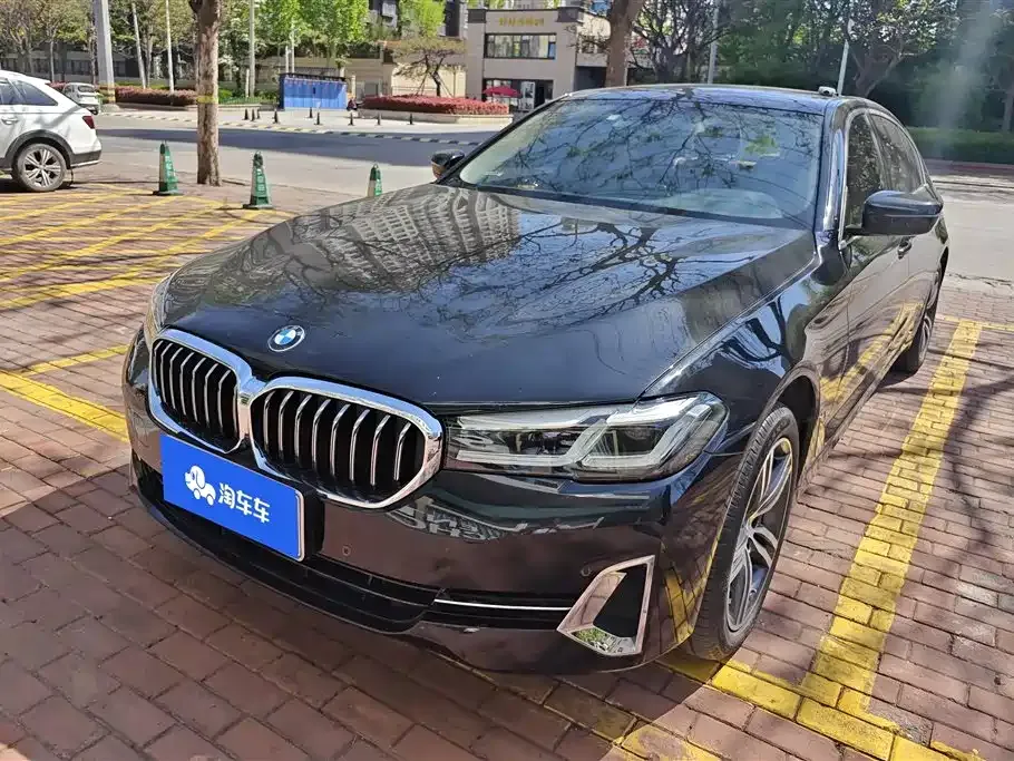 BMW 5 Series — фото 1