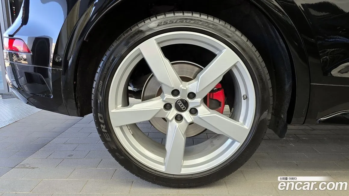 Audi SQ5 2023 из KR, фото 9