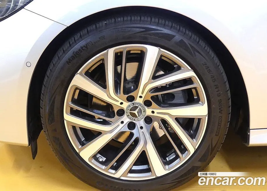 Mercedes-Benz E-Class 2024 из KR, фото 3