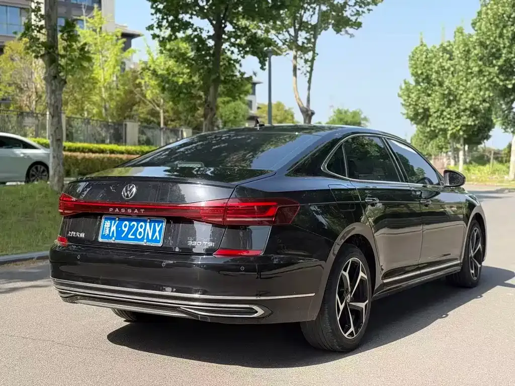 Volkswagen Passat — фото 8