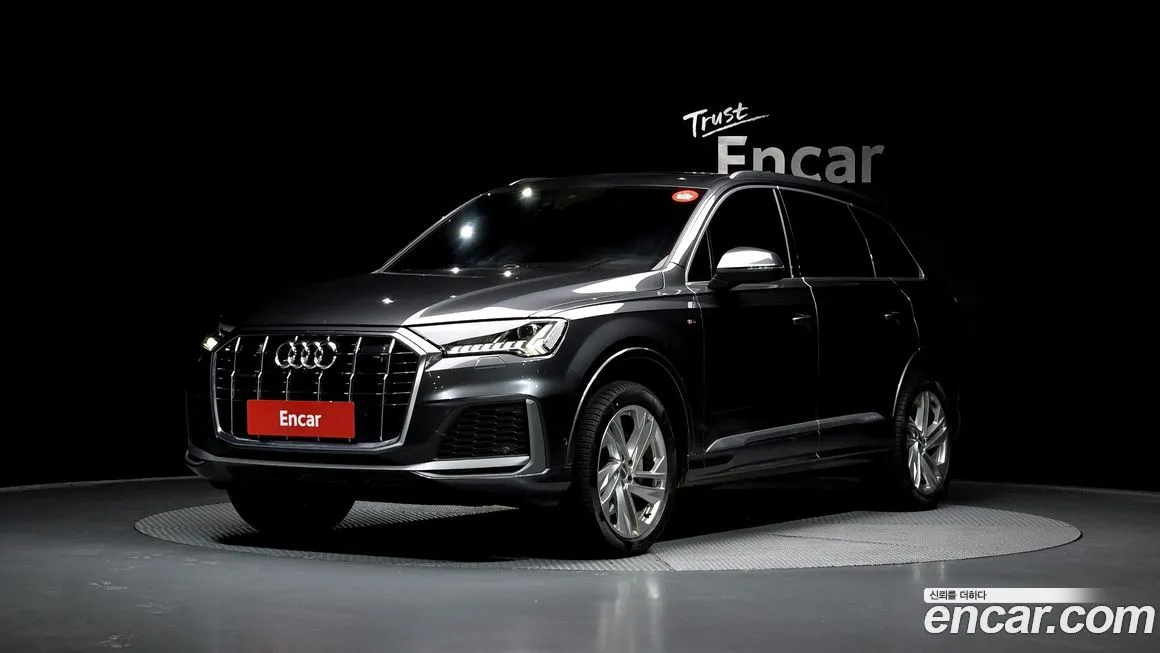 Audi Q7 — фото 1