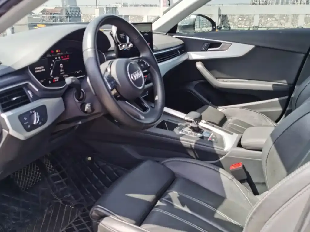 Audi A4L 2023 из CN, фото 6
