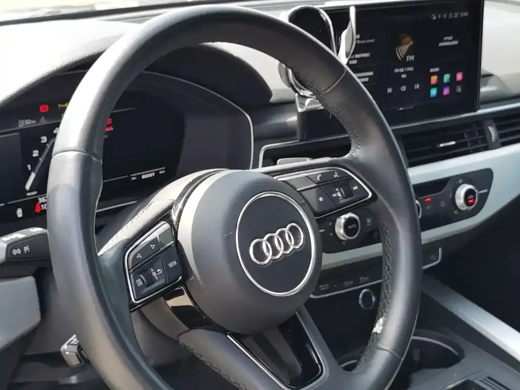 Audi A4L 2023 из CN, фото 2