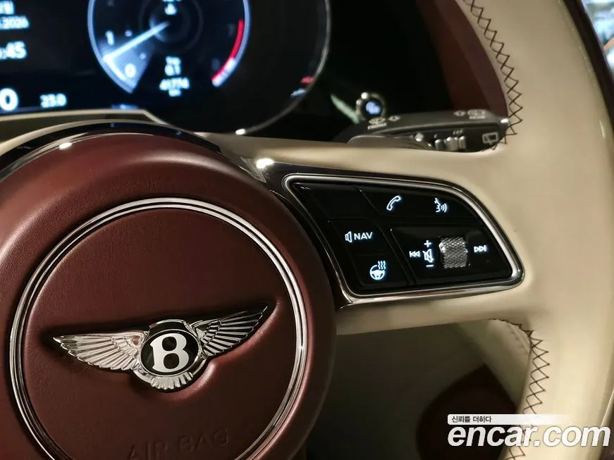 Bentley Bentayga 2021 из KR, фото 3