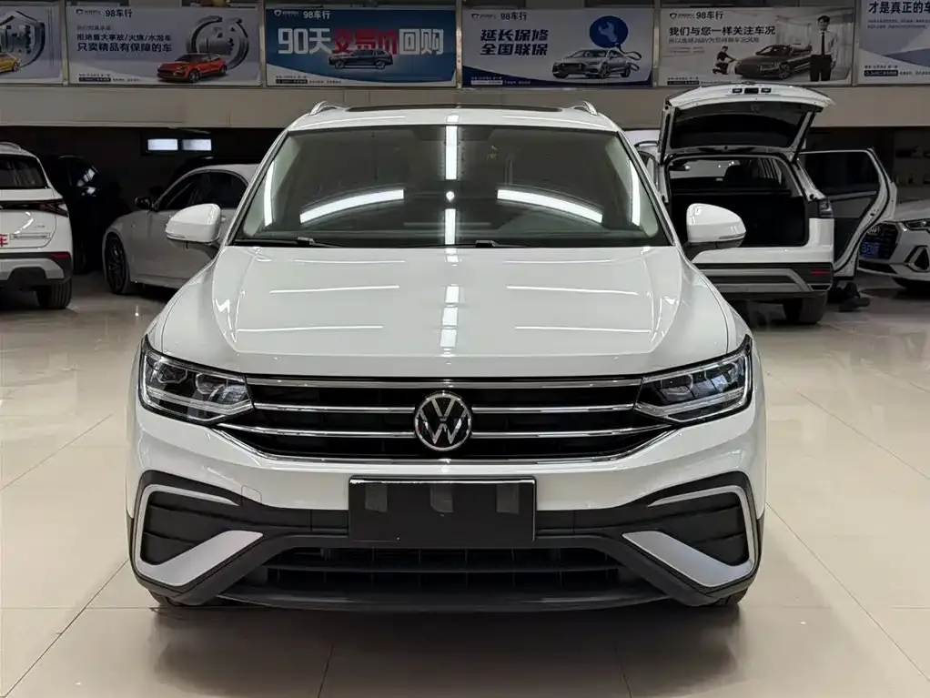 Volkswagen Tiguan L 2023 из CN, фото 3