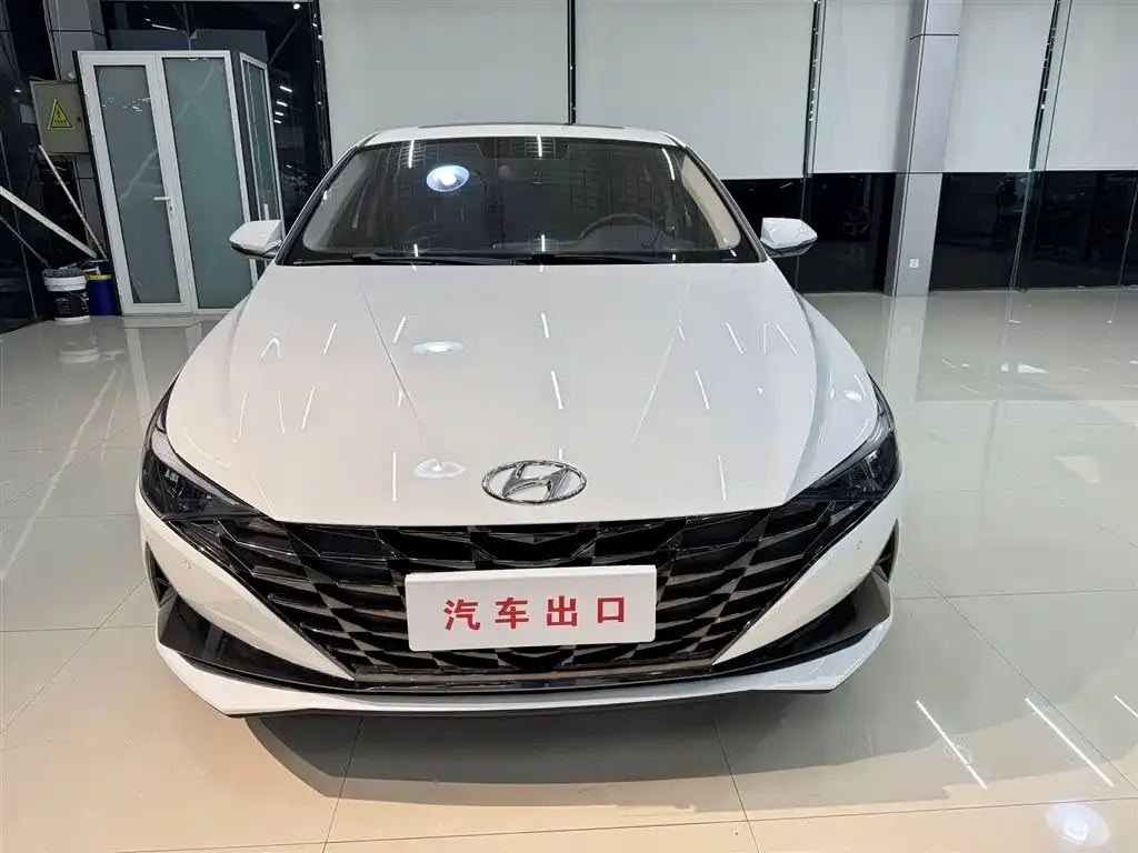 Hyundai Elantra — фото 2