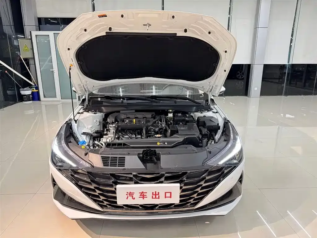 Hyundai Elantra — фото 9